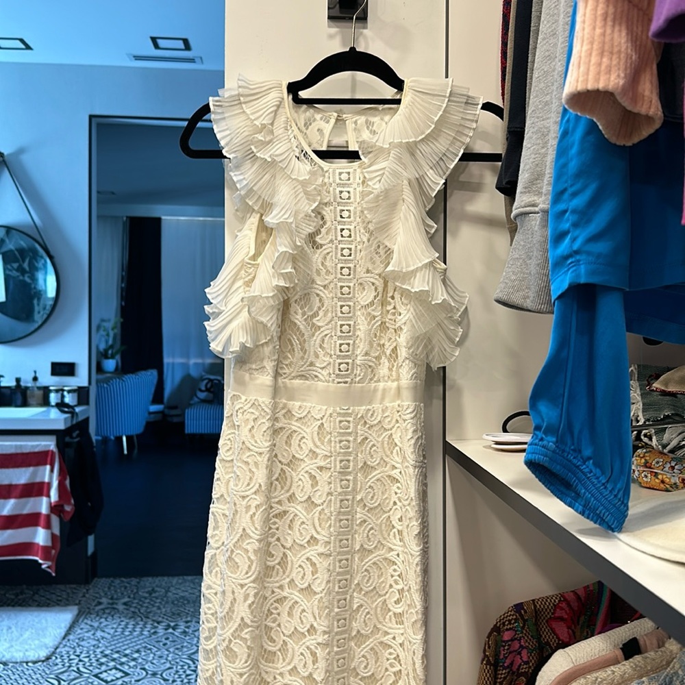 NEW WHITE BCBG dress NEVER WORN!!!!